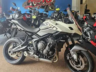 triumph tiger sport 660 bianco