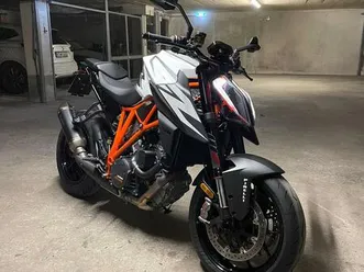 ktm 1290 superduke r