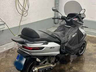piaggio mp3 500