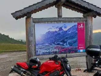 ducati monster 796 rosso