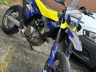 husqvarna 701 supermoto 2022 | full custom | fmf + akra