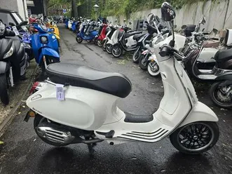 vespa sprint 50