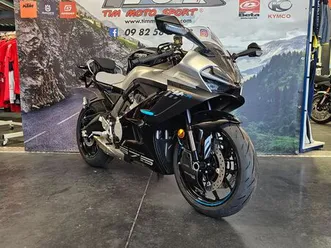 cf moto 675 sr-r a partir 141 euros / mois