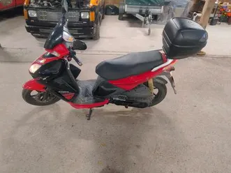 biete hier eine kymco super 8 mit 125 ccm an