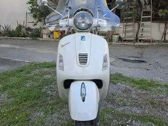 piaggio gts 300 vespa 300 gts bianco