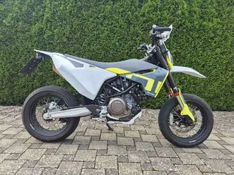 husqvarna 701 supermoto