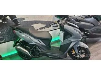 sym jet 14 200 € 3.090,00 f.c. parabrezza incluso