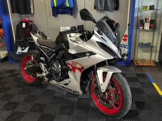suzuki gsx 8r