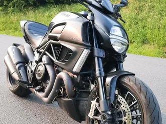 ducati diavel ( dark stealth )