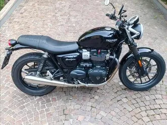 vendo triumph street twin 900 (2016) usata a milano (codice 9860429) - moto.it