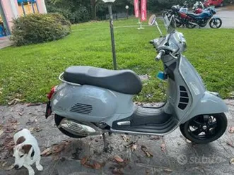 piaggio vespa 300 gts hpe