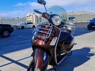 vespa gts 300 touring, 2012 god.