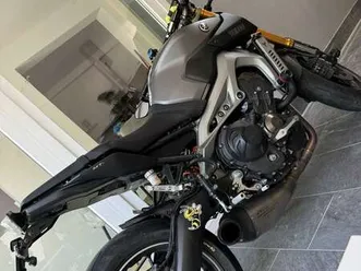 yamaha mt-09 grigio