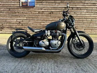 triumph bonneville bobber