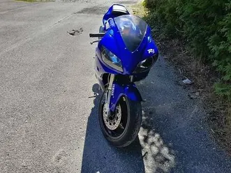 yamaha r1