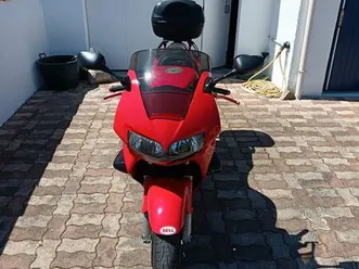 vfr 800fi ■controle technique ok ■bon état général■batterie neuve ■vidange moteur, huile +filtre à huile ■vidange liquide de refroidissement ■top case pour 1 ca