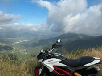 ducati hypermotard 939