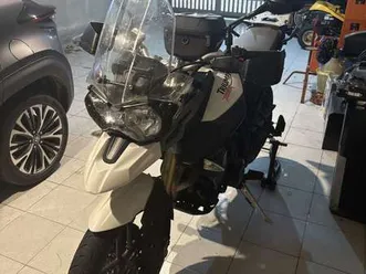 triumph tiger 800 abs bianco