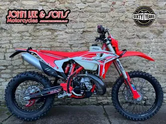 beta rr200 x-pro enduro bike, new 2025 model, in stock & £1000.00 of free parts