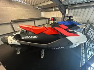 2025 sea-doo spark trixx 3up 90 ibr – white / dragon red – was£10,999 now £9699