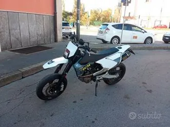 husqvarna 701 supermoto - 2022