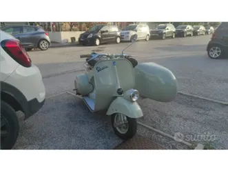 vespa con sidecar