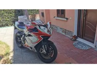 f4 1000 r (2011 - 15)