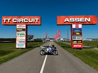 suzuki gsxr 750 sammlerzustand 12.000km,1. besitzer