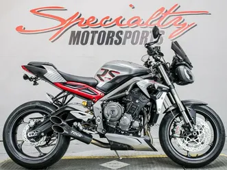 2022 triumph street triple rs