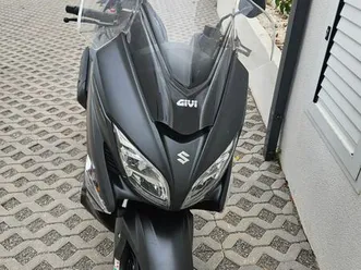 suzuki burgman 400 cm3, 2023 god.