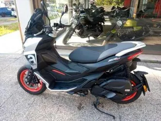 aprilia sr gt 200