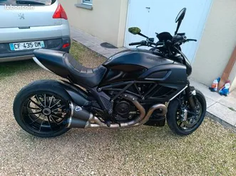 ducati 1200 diavel - carnet d'entretien - 15 000 km