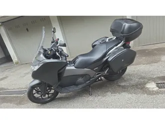 honda integra 700 2013 nero opaco tris valigie