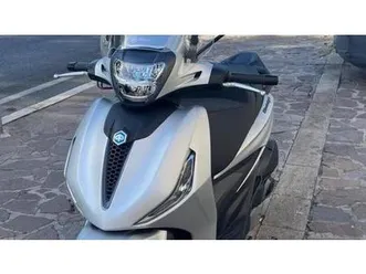 vendo piaggio beverly 300 s abs-asr (2021 - 25) usata a formia (codice 9863284) - moto.it