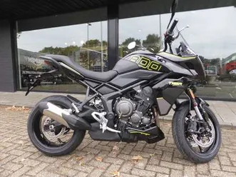 triumph tiger sport 800 uit voorraad leverbaar. zwart