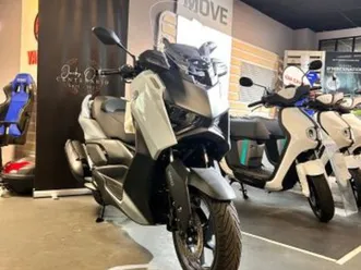 yamaha xmax 125 tech max 2025 125 cm3 | scooter | 1 498 km | gris | 06000 nice