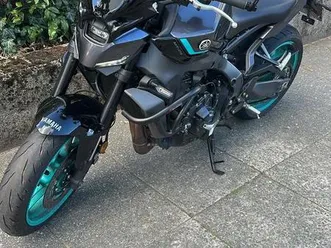 mt-09 rn87 (tiefergelegt) + akrapovic komplett anlage