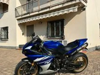 yamaha r1 big bang 2010