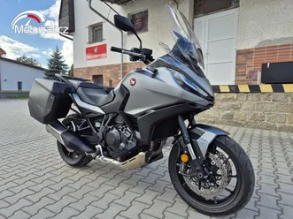 prodám honda nt1100, r. v. 2024, abs, tc, čr, 3507km