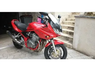 moto suzuki bandit 600