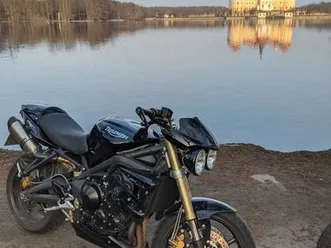 triumph street triple