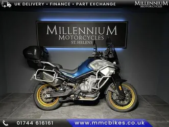 cf moto mt 800 adventure touring motorcycle with top box