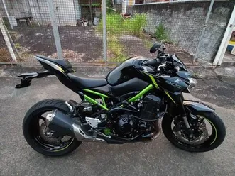 urgent cause départ : moto kawazaki z 900 à vendre