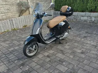 vespa primavera 125 ccm black mit viel zubehör