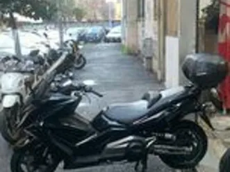 kymco ak 550 prezzo bomba