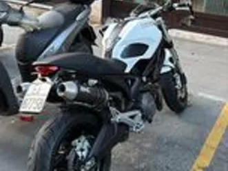 ducati monster 696