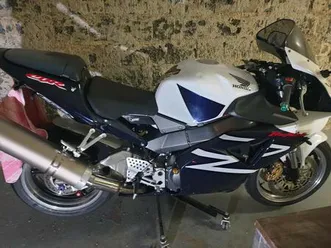 honda cbr 900 sc50.