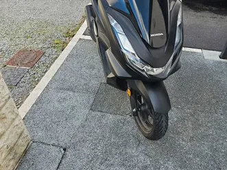 vends scooter pcx 125