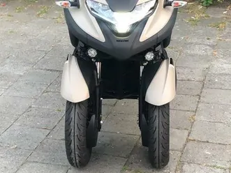 ② yamaha tricity 300 cc bouwjaar 2023 ook met rijbewijs b.