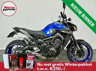 yamaha mt-09 blauw